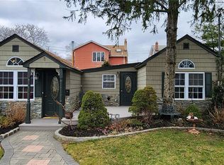 8 Roswell Ave, Oceanside, NY 11572