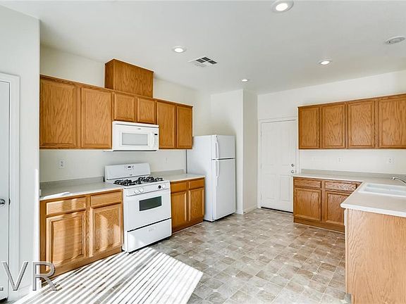 2nd image of 217 Copper Pine Ave