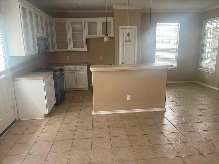 5815 Vinemont Ln — Photo 5