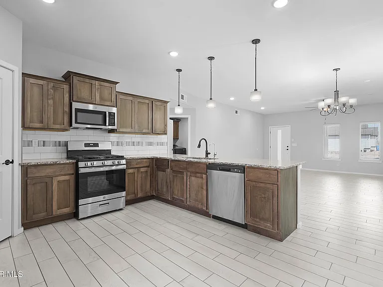 932 Texas Madrone Dr — Photo 12