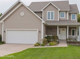 140 Dakota Dr, Pleasant Hill, IA 50327