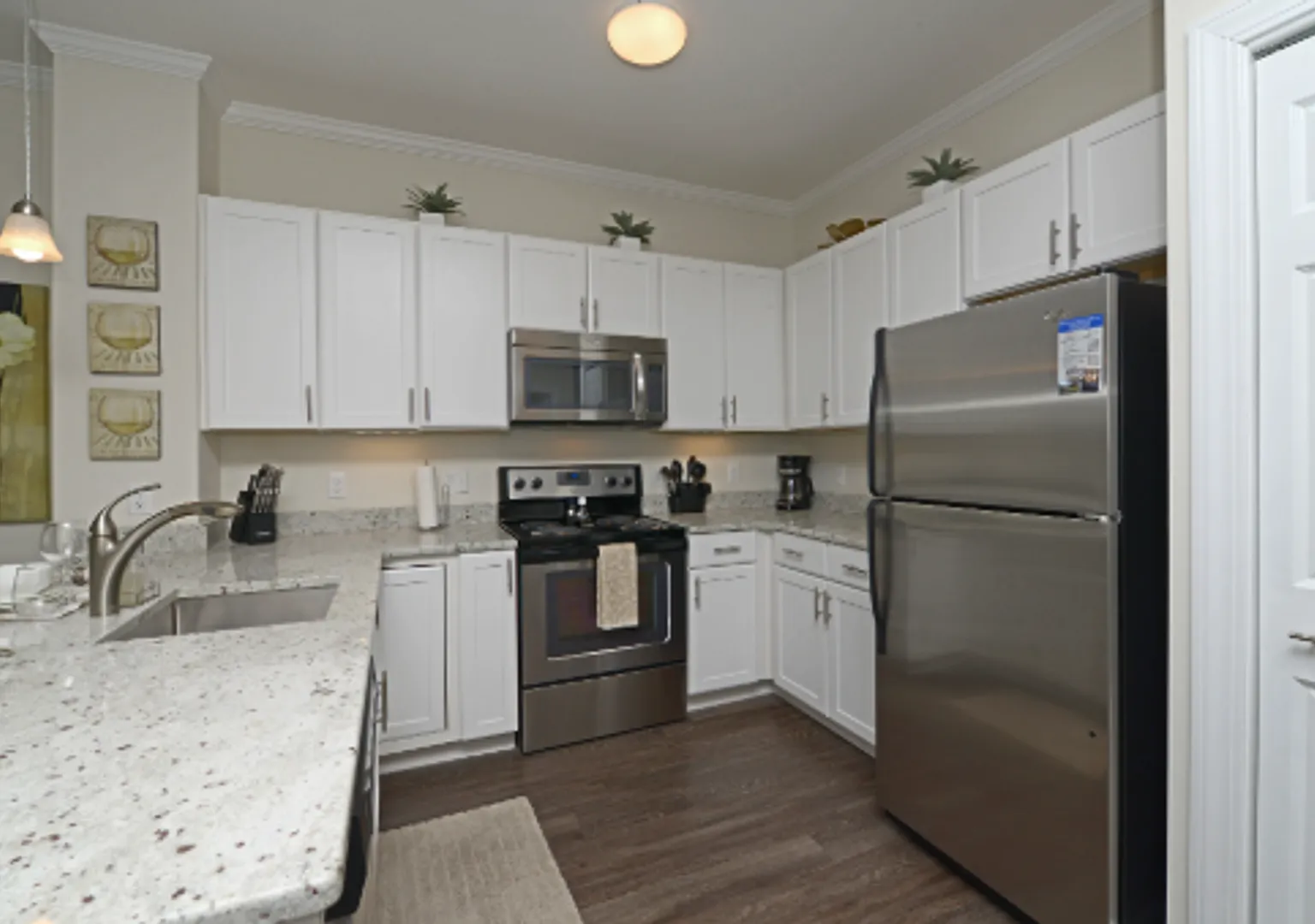 Edgewater Apartments — Photo 3