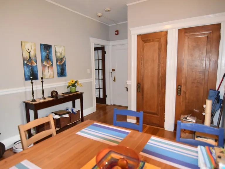9 Greenway Ct #2 — Photo 4