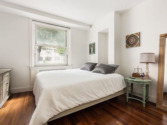 5th image of 4 Sutton Pl APT 1A