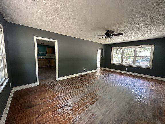 5th image of 908 Lakeside Dr.