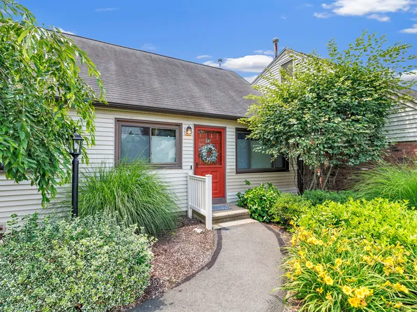 43 Dannys Way #43, Wallingford, CT 06492