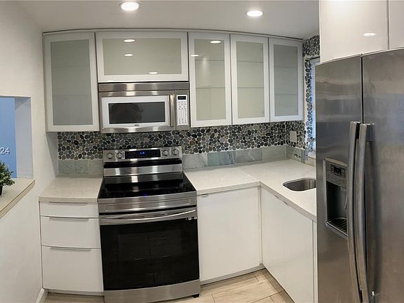 2nd image of 9900 Sunrise Lakes Blvd APT 105