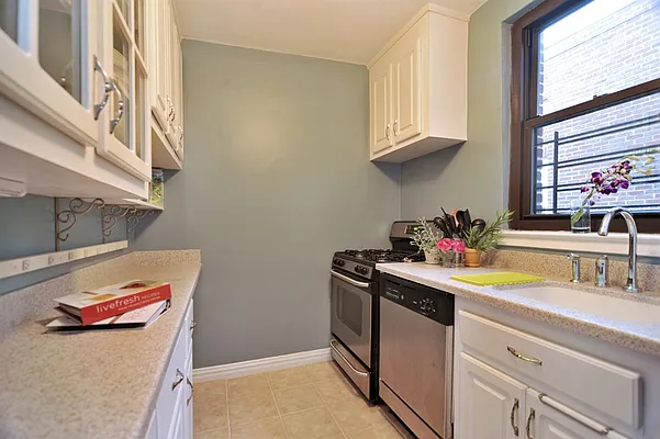 Sold by Corcoran | media 3