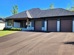 15 Byers St, Springwater, ON L9X 2A3
