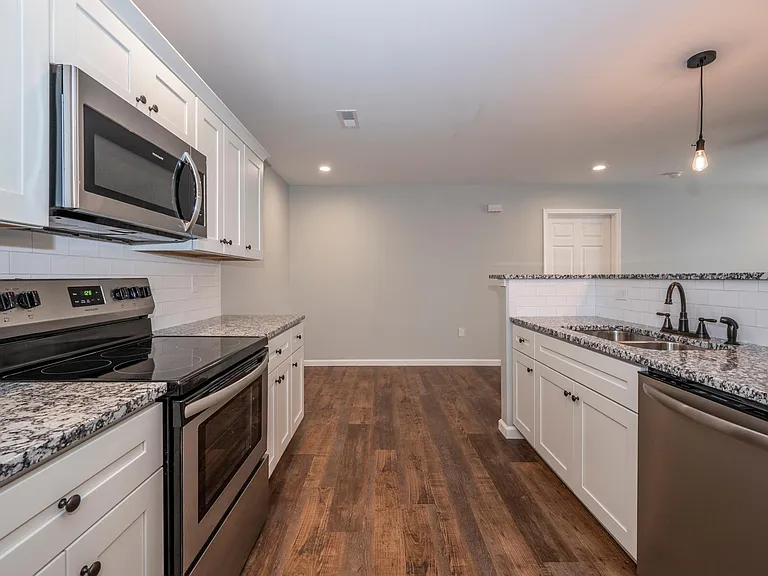 713 Lorene Cir #6 — Photo 1