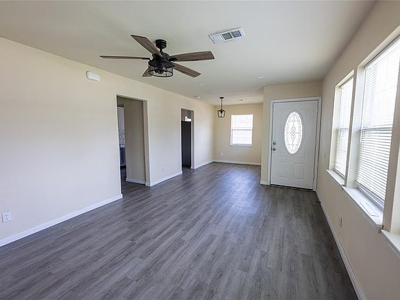 3rd image of 4942 Bataan Rd