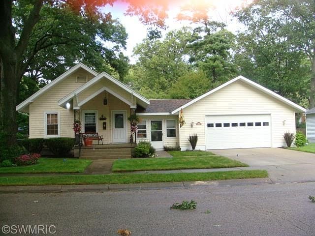 1st image of 1558 Randolph Ave