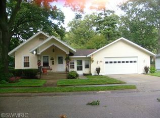 1558 Randolph Ave, Muskegon, MI 49441