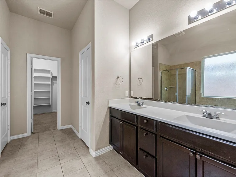 11620 Beach St — Photo 25