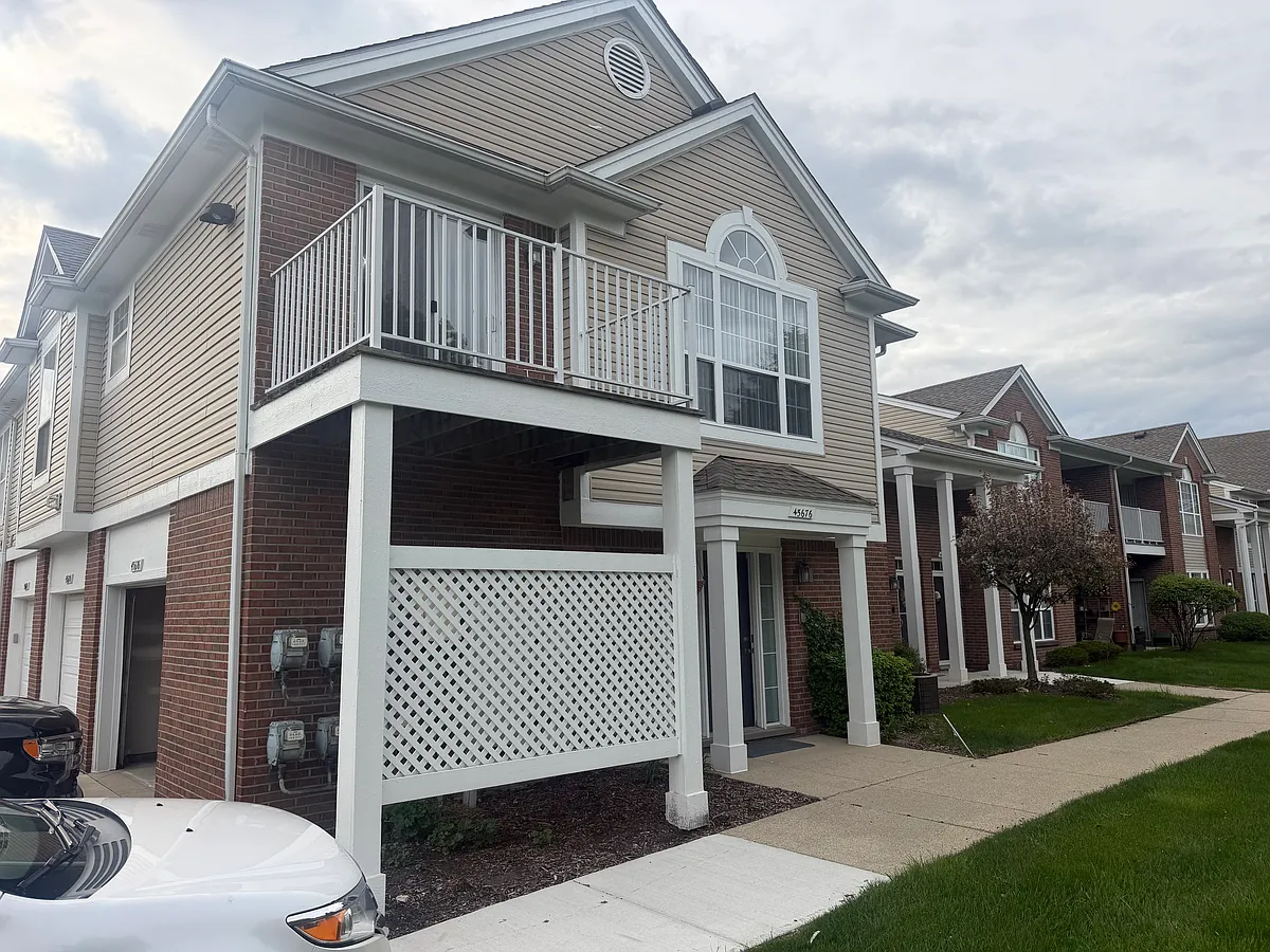 Building Photo - 45676 Warwick Dr