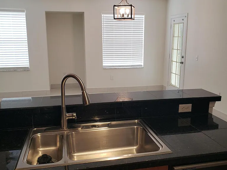 1101 Belmont Pl #1101 — Photo 6