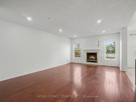 4th image of 13 Stoneleigh St