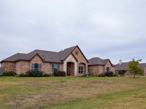 2nd image of 112 Courtney Cir
