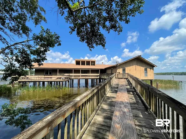 3074 Riverside Dr W, Mobile, AL 36605