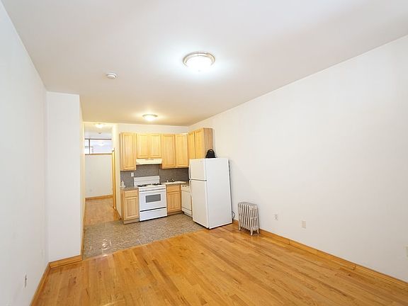 4th image of 257 17th St #2A