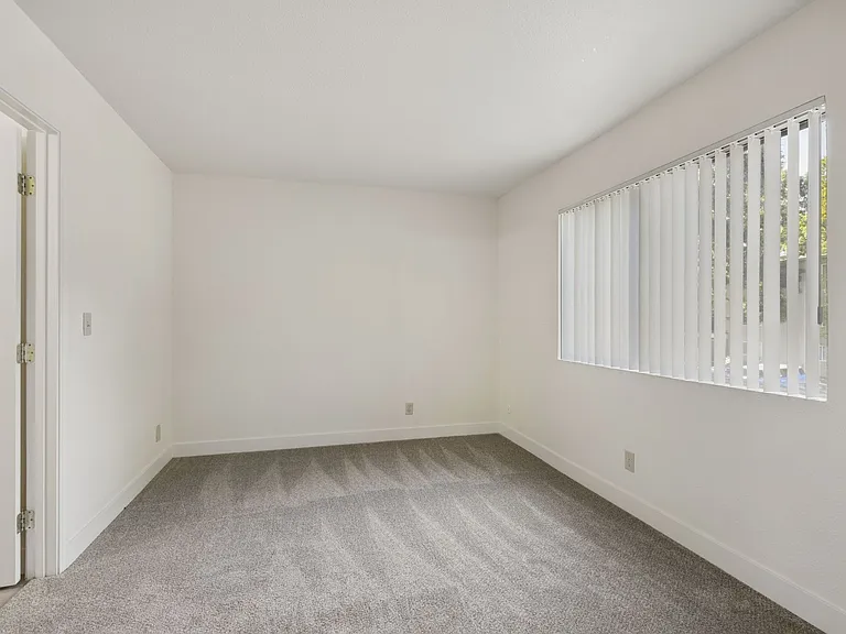 2950 Portage Bay — Photo 46