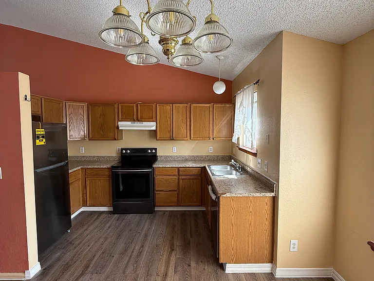 5053 Deephaven Ct — Photo 15