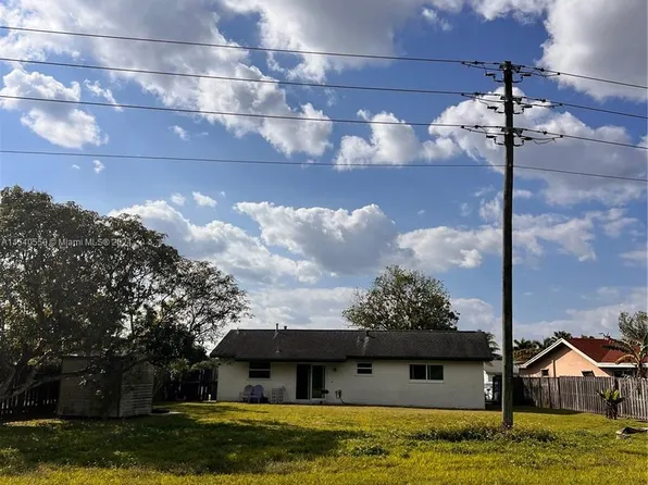 11300 NW 45th Pl, Sunrise, FL 33323