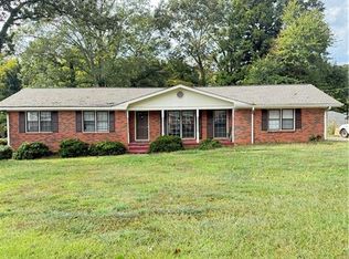 5891 Meadowbrook Dr, Norcross, GA