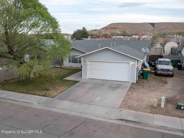 2704 La Habra St, Farmington, NM 87401