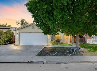 424 Dry Meadow Ln, Bakersfield, CA 93308