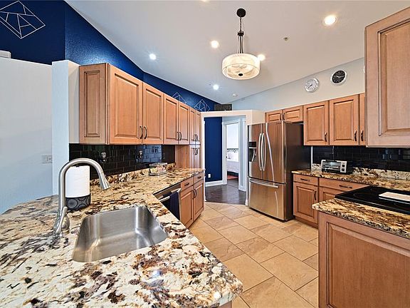 4th image of 6589 FAIRWAY GARDENS DRIVE #202