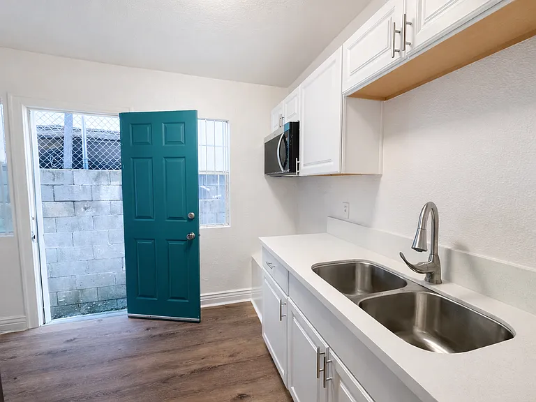 1234 N. Berendo — Photo 11