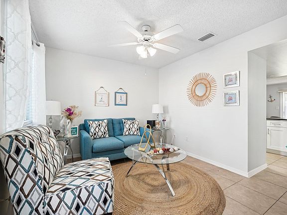 3rd image of 605 Seaport Blvd #242