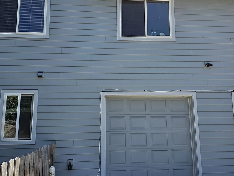 680A Spruce St NE — Photo 2