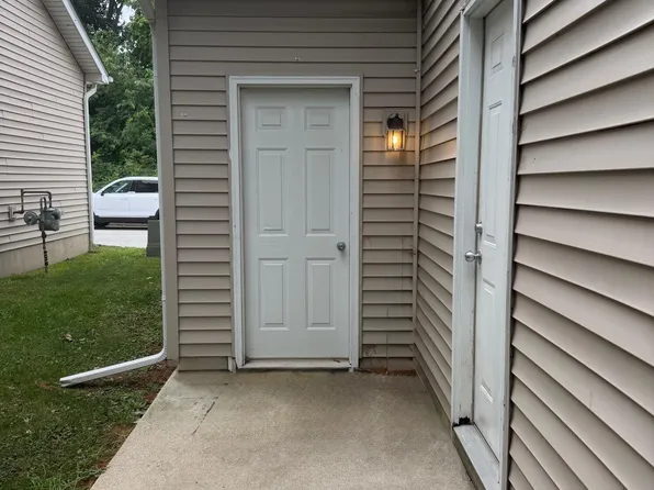 1217 Baron Ct, Valparaiso, IN 46383