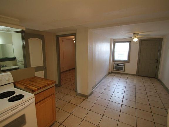 3rd image of 725 7th Ave N APT 9