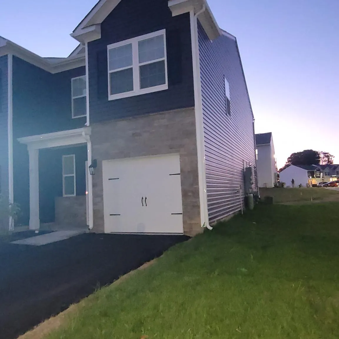 3 bed, 2.5 bath, 1497 sqft, $3,100 — Photo 2