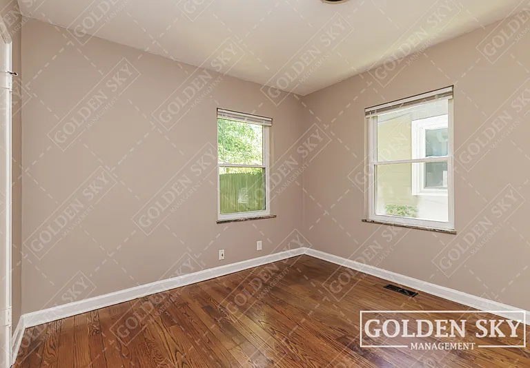 5161 Primrose Ave — Photo 10