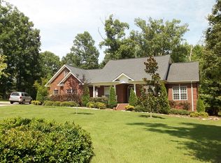 35 Windwood Dr, Fayetteville, TN 37334
