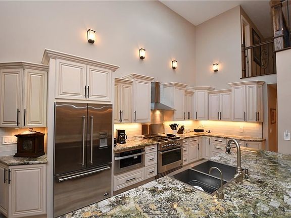 5th image of 5 Bordeaux Ln