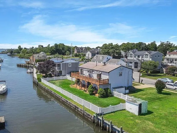 23 Delta Road, Massapequa, NY 11758