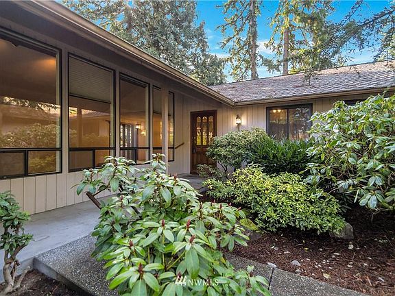 2nd image of 2124 158th St SE