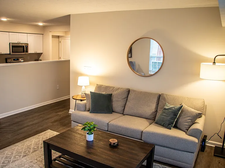 Latham Apartments — Photo 54