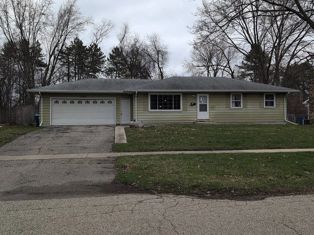 3644 Edinburgh Dr photo 1