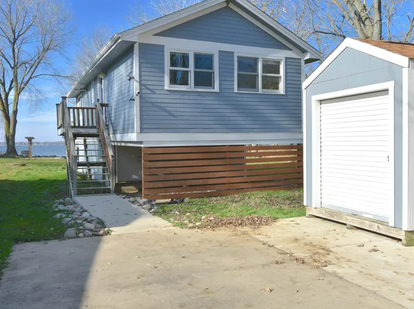 W7671 Lamp Rd, Fort Atkinson, WI 53538