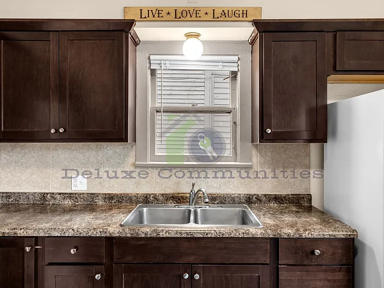 745 Jackson St NW — Photo 9