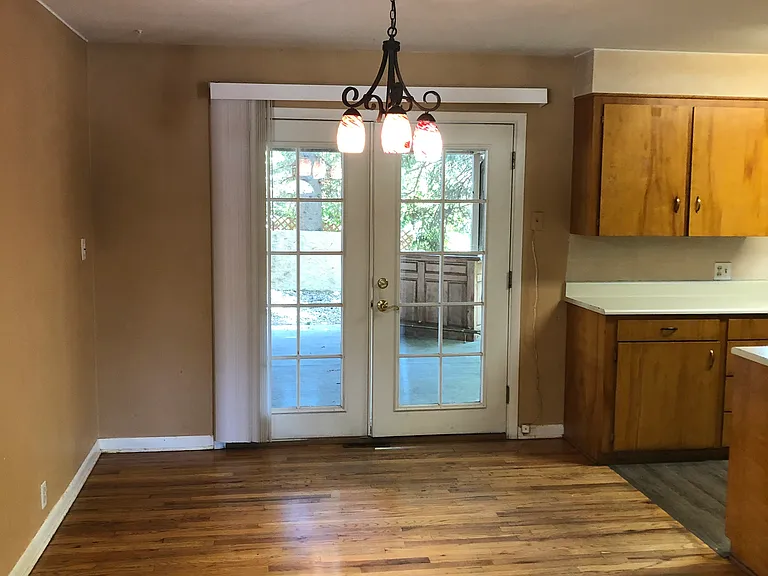 633 E Stuart St — Photo 8