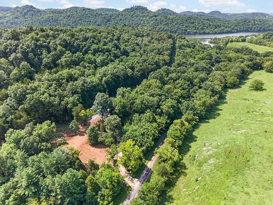 1st image of 384 Huff Hollow Rd