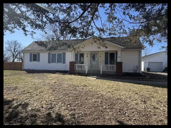 919 Coates St, Macon, MO 63552