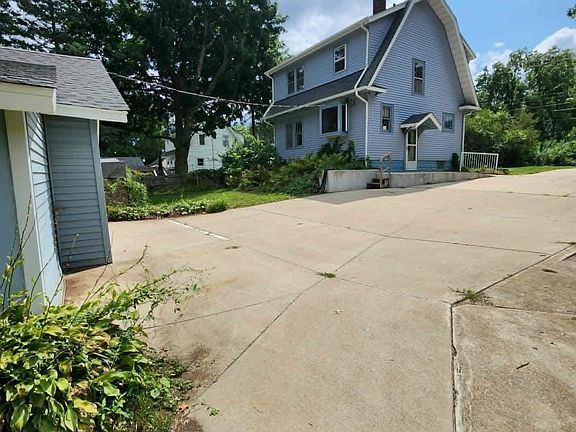 2nd image of 4525 Simpson Rd